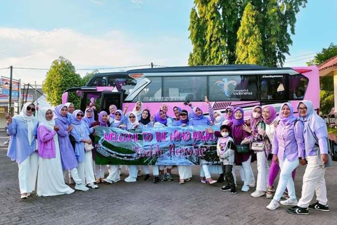 Sewa Toyota Hiace Gunung sindur