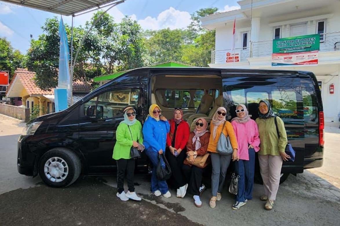 Sewa Hiace Luxury Jakarta