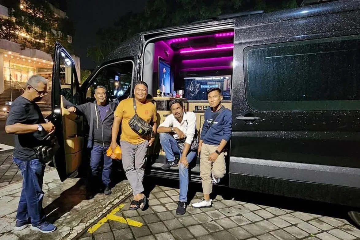 Sewa Hiace Luxury Jakarta