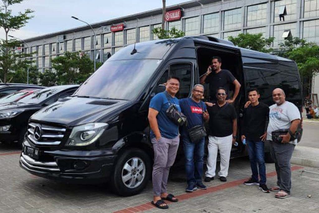 Sewa Hiace Luxury Gunung Sindur