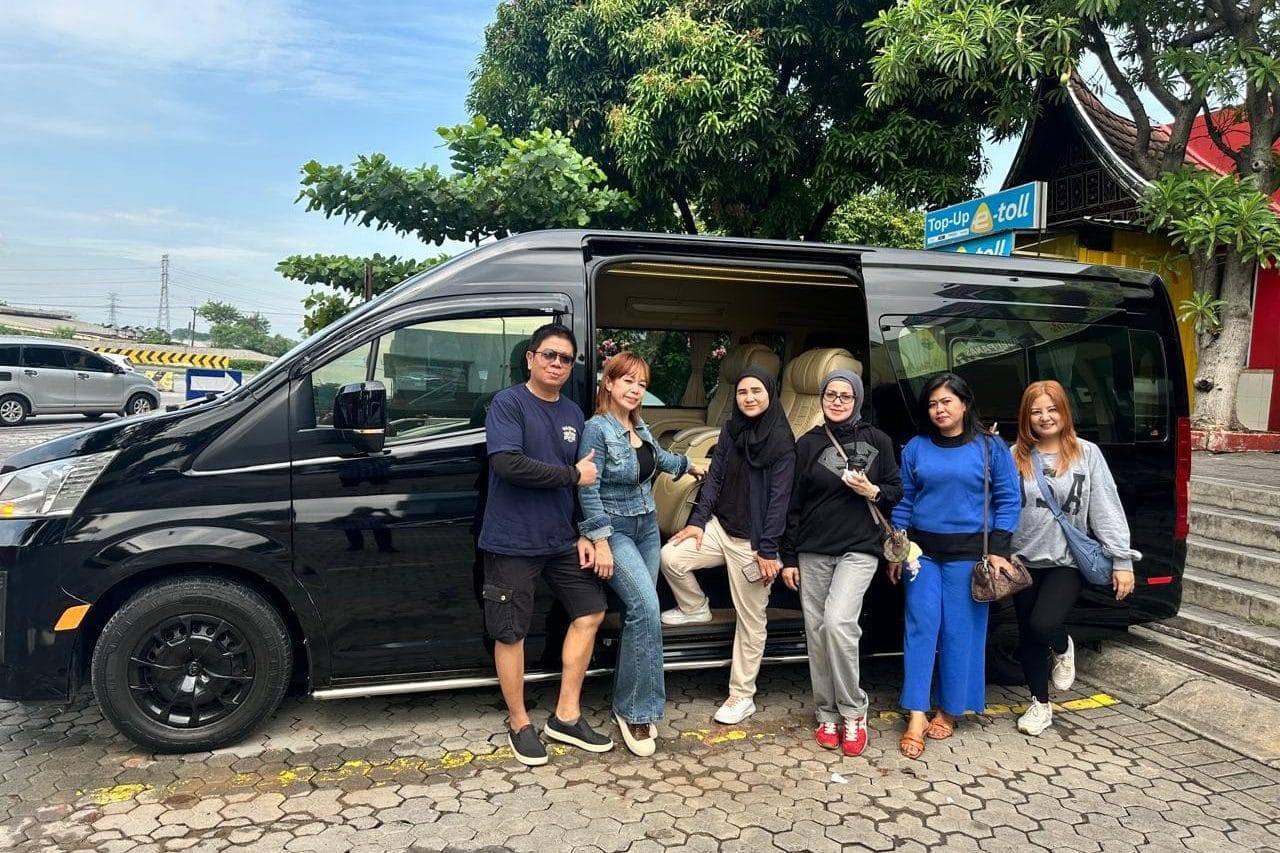 Sewa Hiace Luxury Gunung Sindur